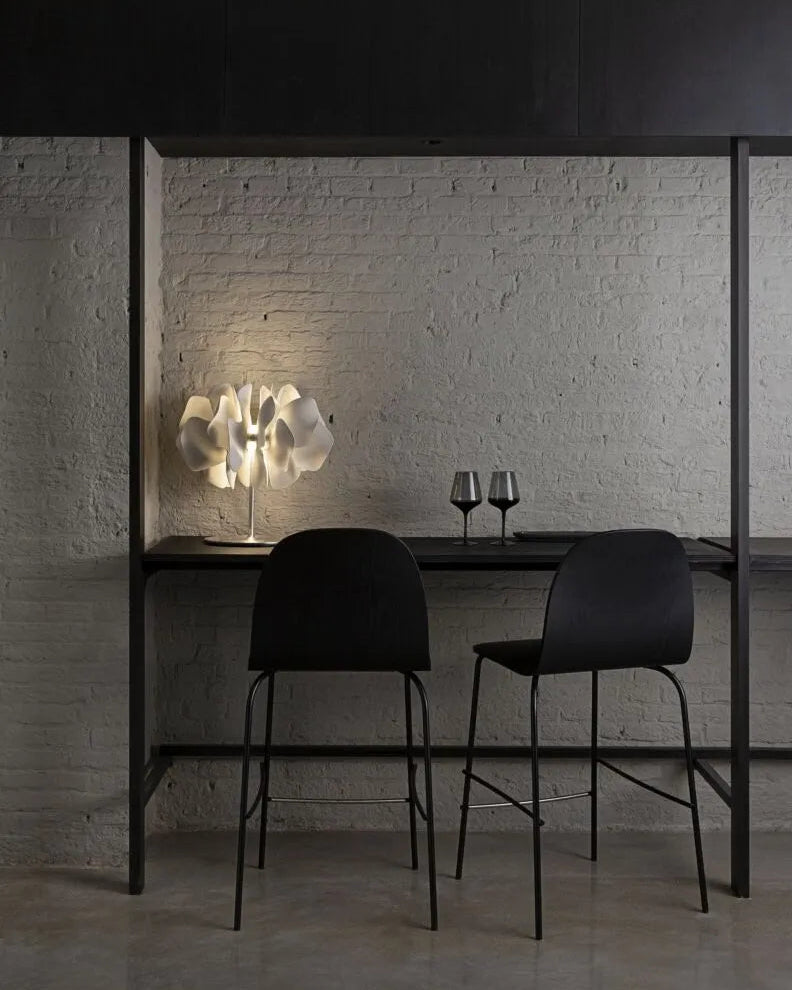 Lámpara de mesa Nightbloom. Blanco.