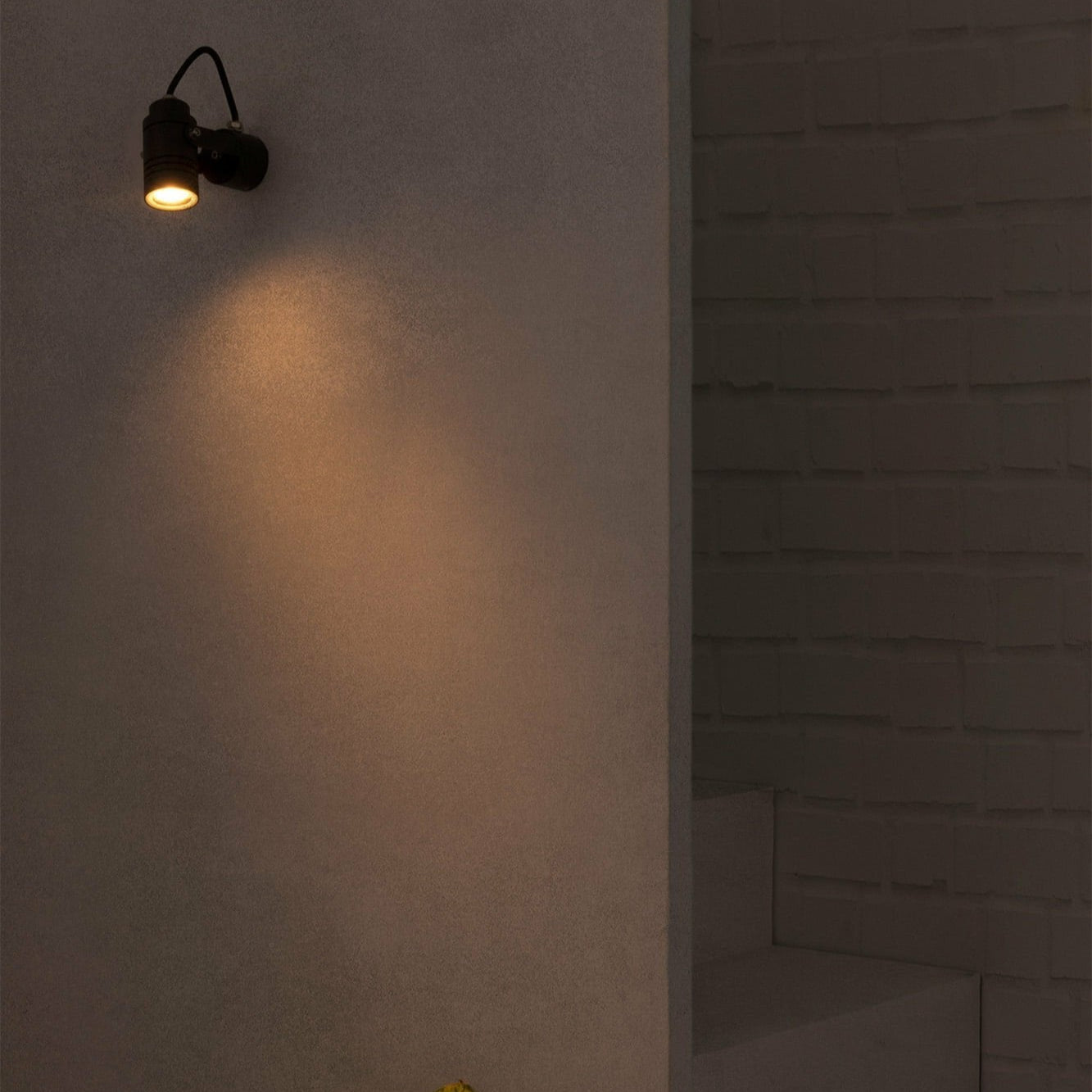 LIT Lámpara proyector gris oscuro