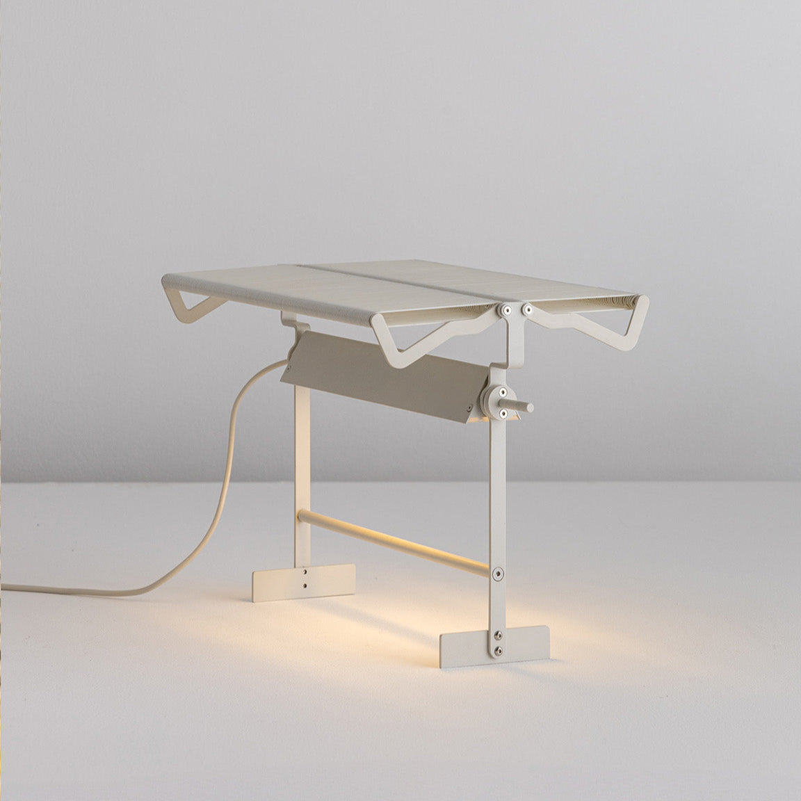 Nilia table light grey