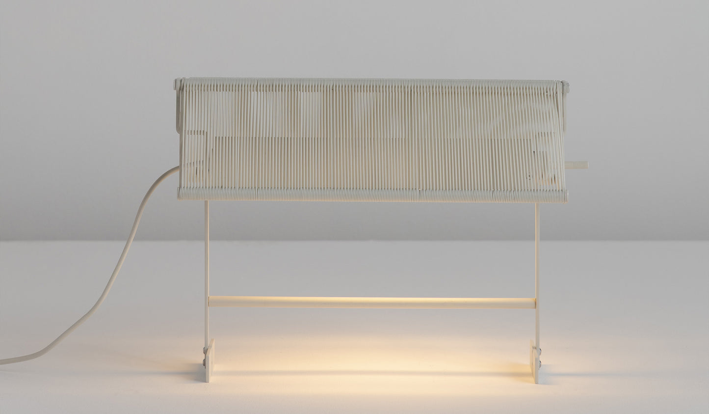 Nilia table light grey