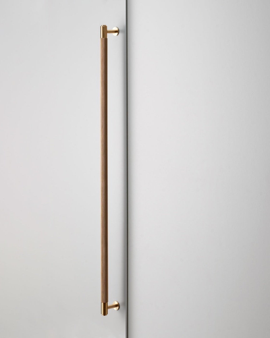 CLOSET BAR CROSS