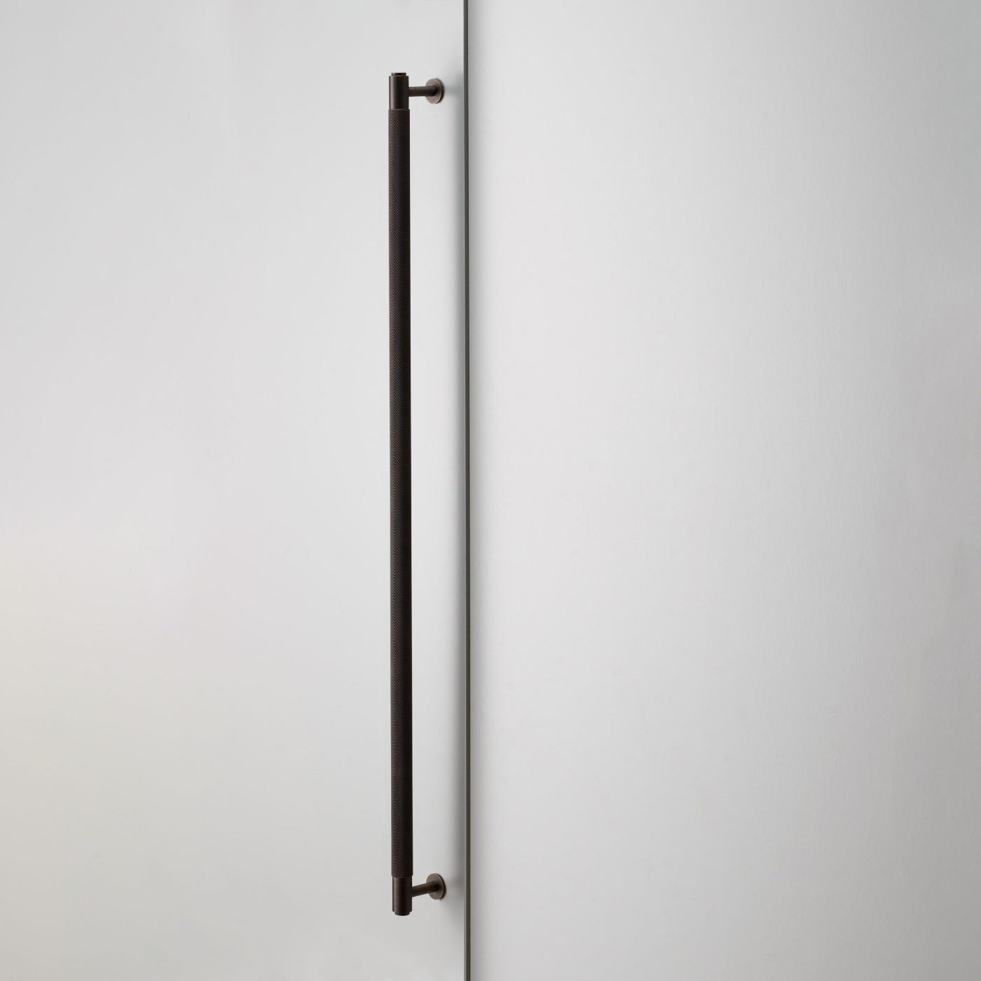 CLOSET BAR CROSS