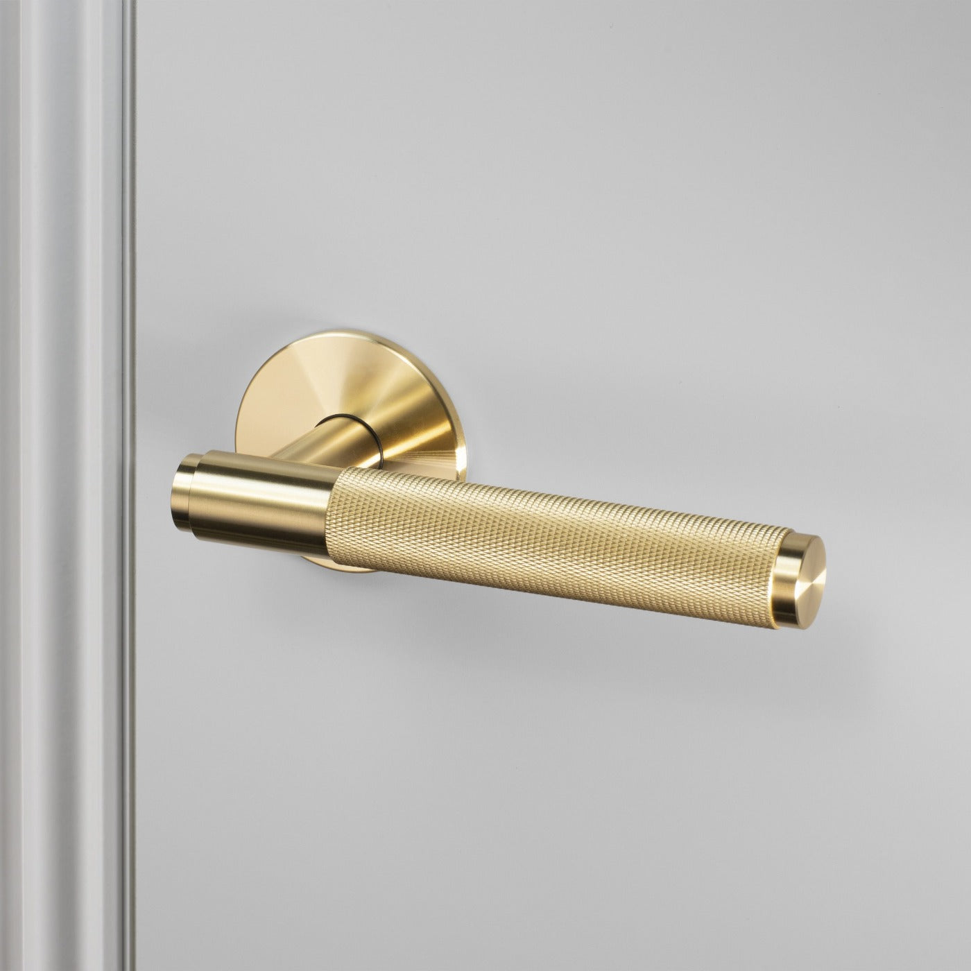 DOOR HANDLE PASSAGE CROSS