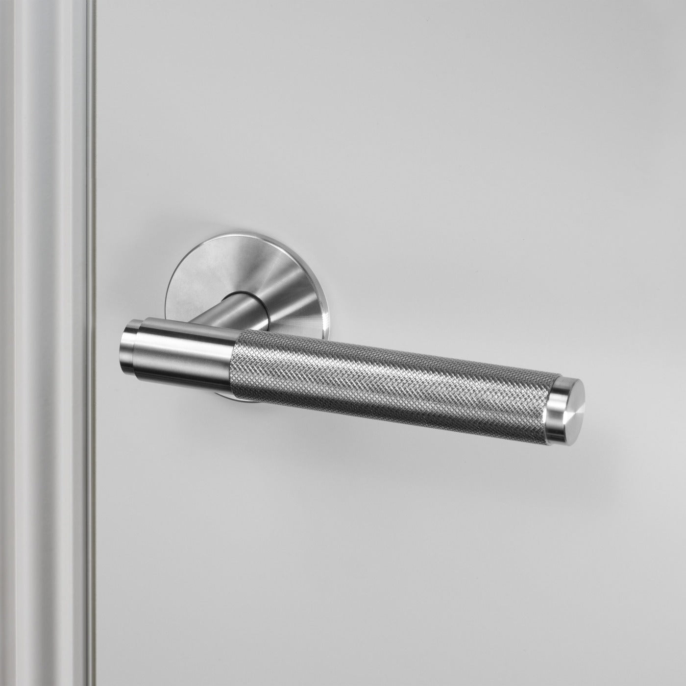 DOOR HANDLE PASSAGE CROSS
