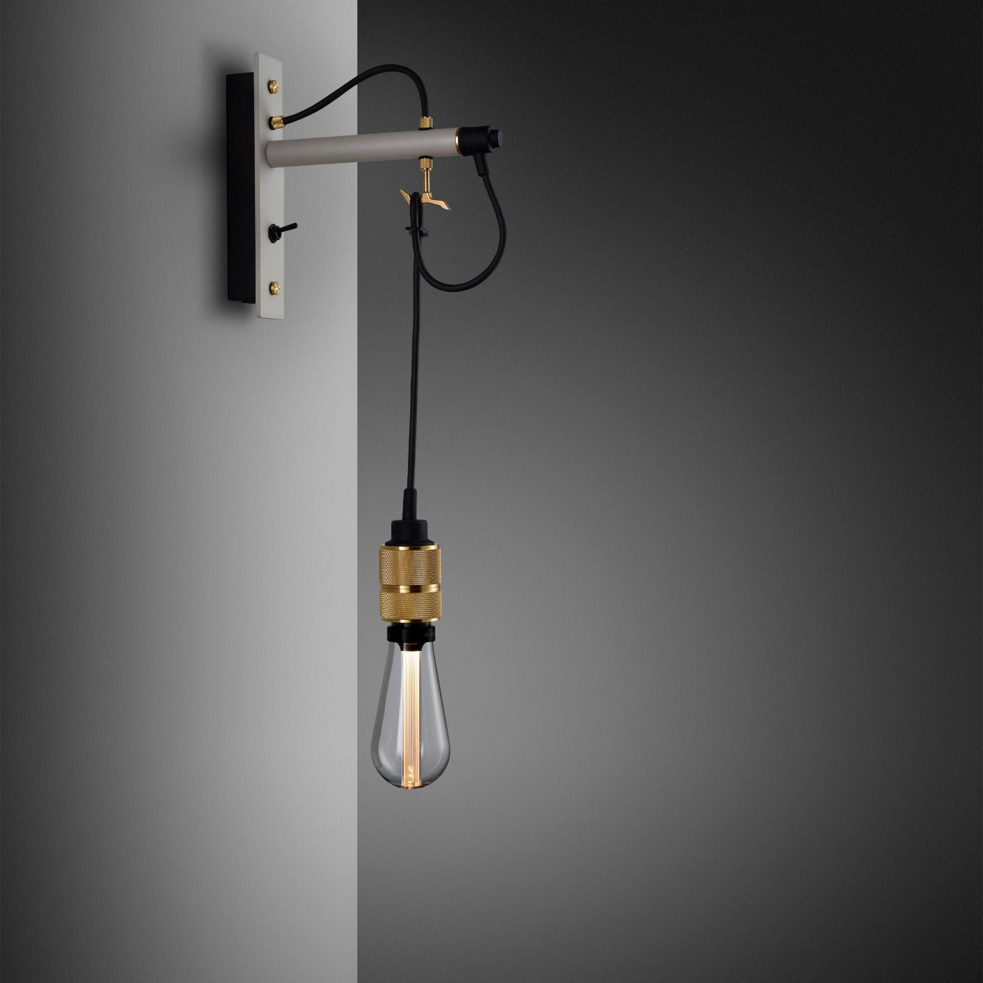 HOOKED WALL NUDE BRASS
