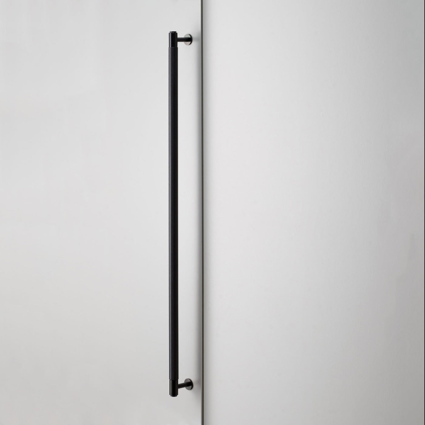 CLOSET BAR CROSS