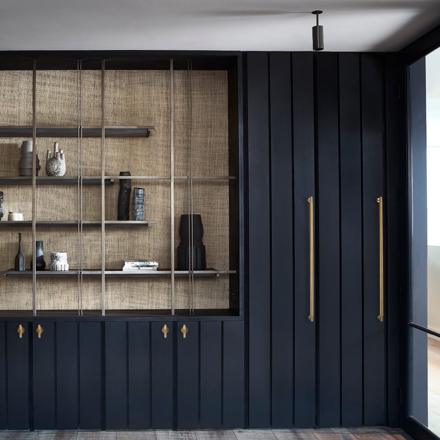 CLOSET BAR CROSS