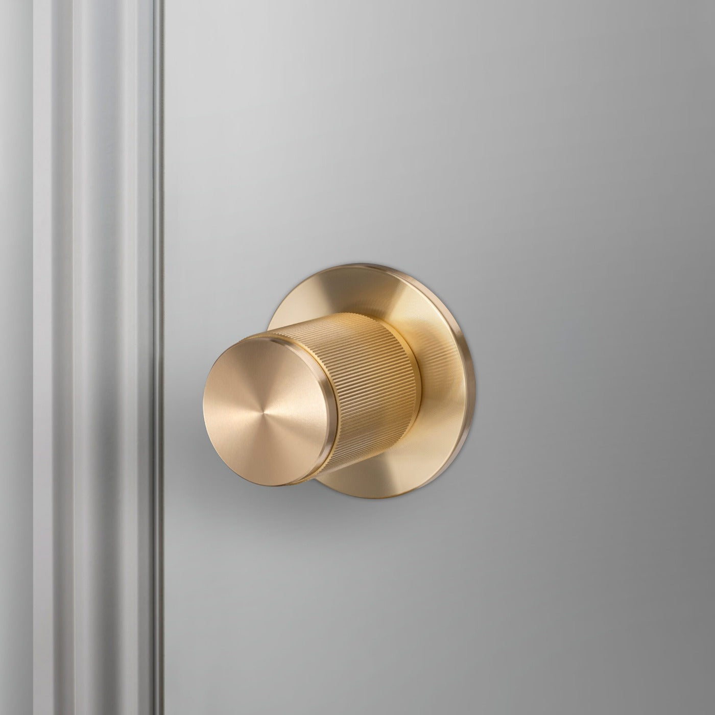 PRE-DRILLED DOOR KNOB PASSAGE LINEARAR