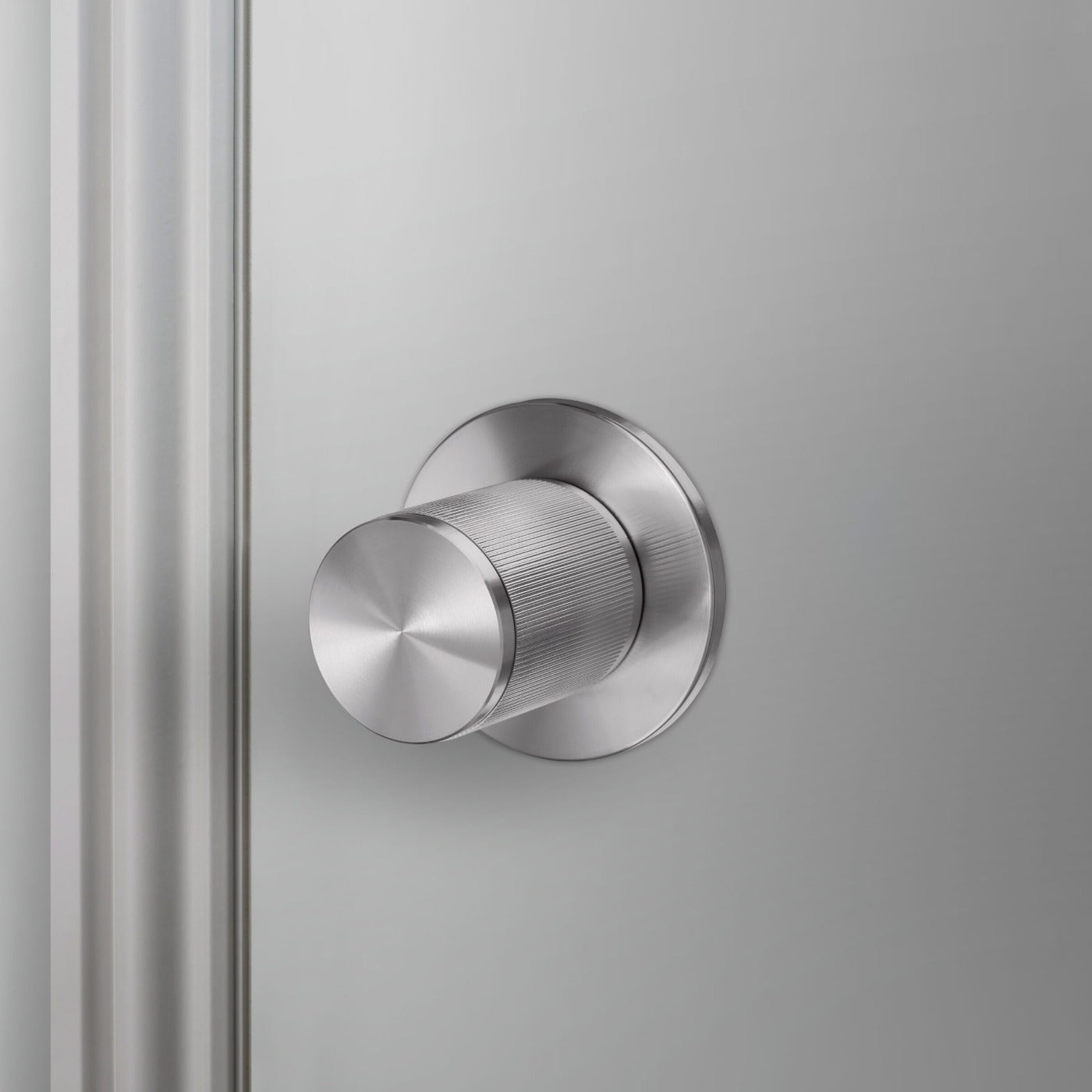 PRE-DRILLED DOOR KNOB PASSAGE LINEARAR