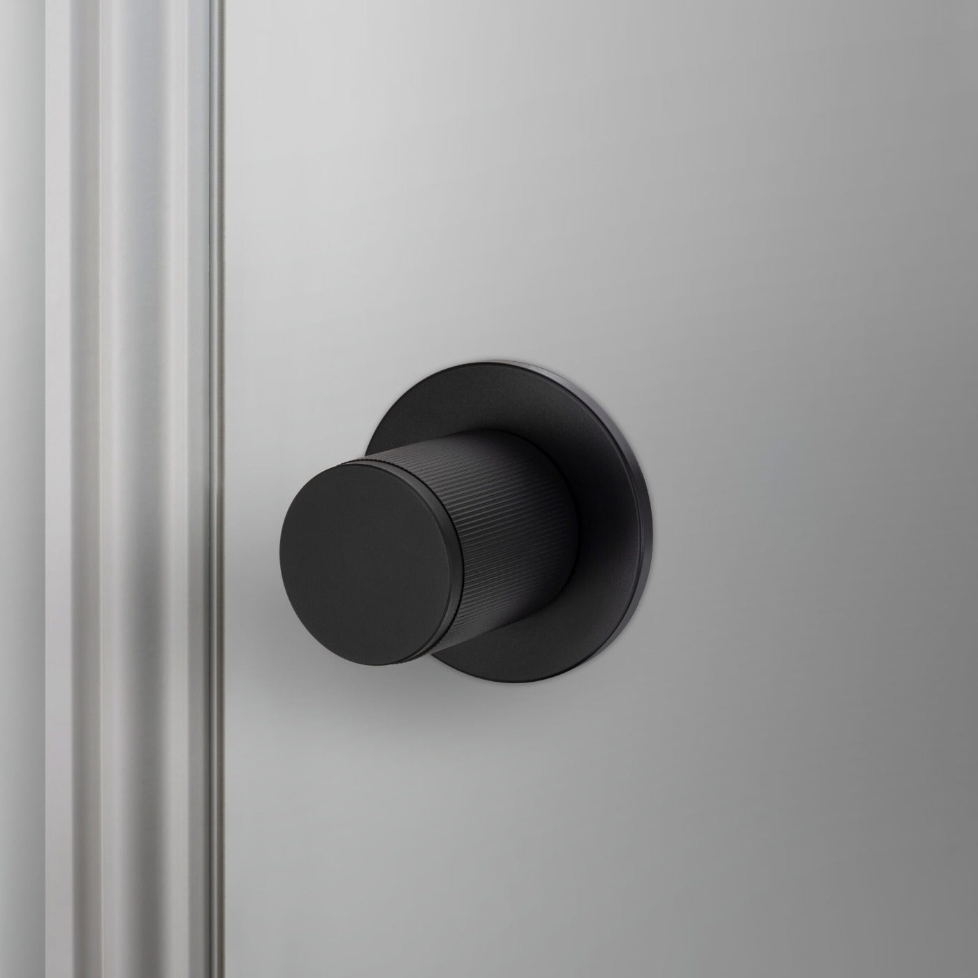 PRE-DRILLED DOOR KNOB PASSAGE LINEARAR