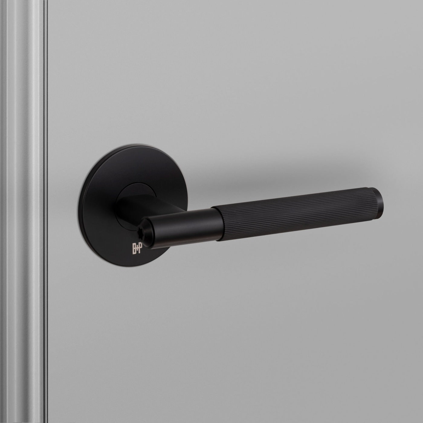 DOOR HANDLE PASSAGE LINEAR