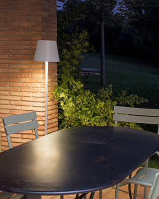 TOC 1500 Lámpara pie de salón blanco