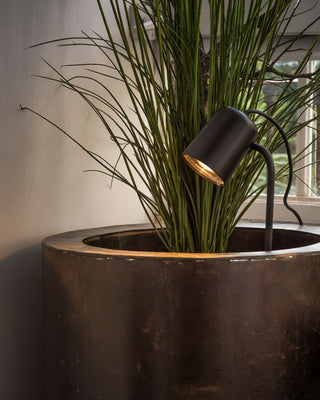 FLOW Aplique con estaca negra